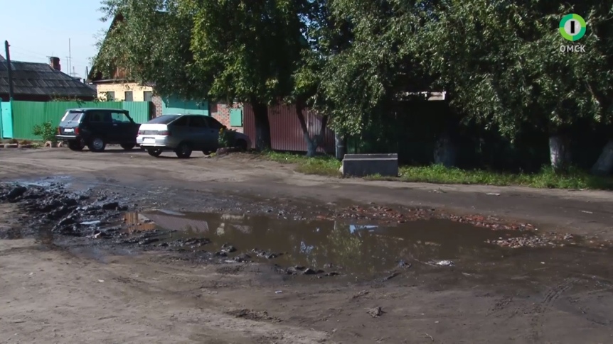 Вице-спикер омского горсовета помог жителям частного сектора с гранулятом Вице-спикер омского горсовета помог жителям частного сектора с гранулятом