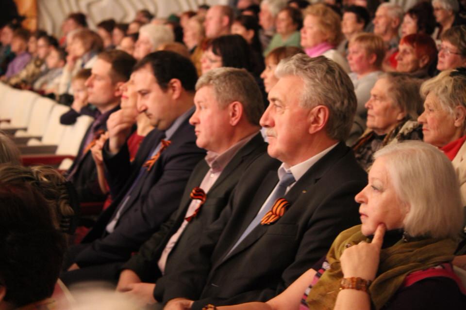 Депутаты «Оплота» подарили жителям города Омска концерт ко Дню Победы