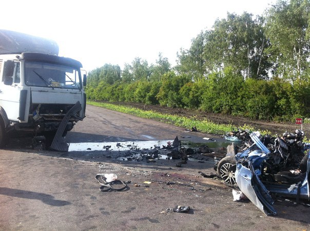 Водитель из Омска и трое его пассажиров погибли в страшном ДТП под Тамбовом - ФОТО Водитель из Омска и трое его пассажиров погибли в страшном ДТП под Тамбовом - ФОТО