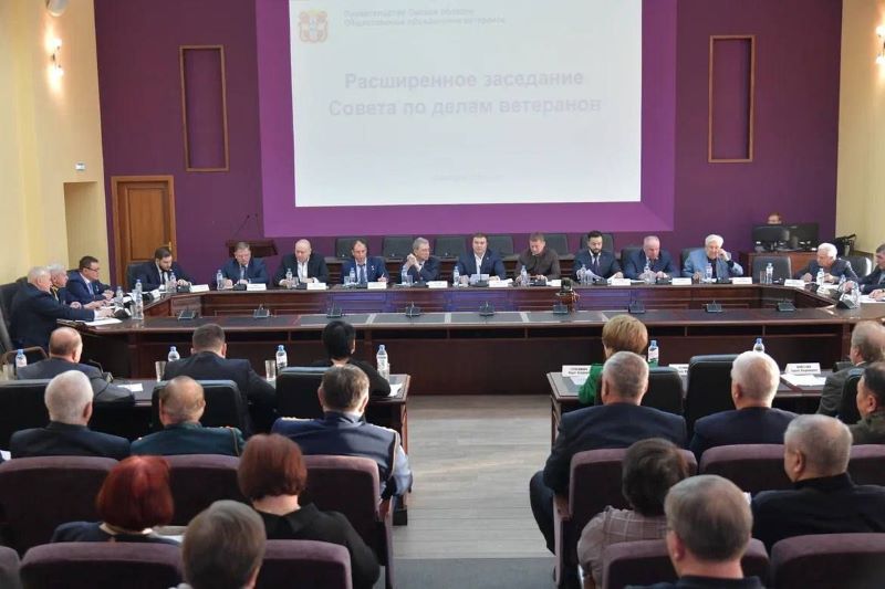 Глава Омской области Хоценко провел расширенное заседание Совета по делам ветеранов Глава Омской области Хоценко провел расширенное заседание Совета по делам ветеранов