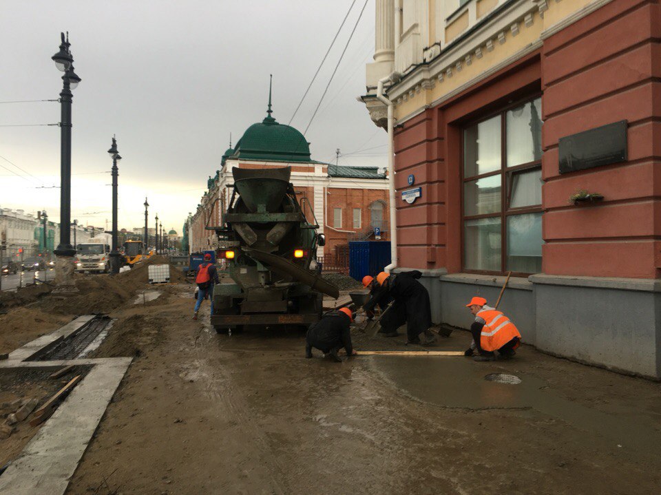 Улица Ленина встала в гигантскую пробку из-за дождя Улица Ленина встала в гигантскую пробку из-за дождя