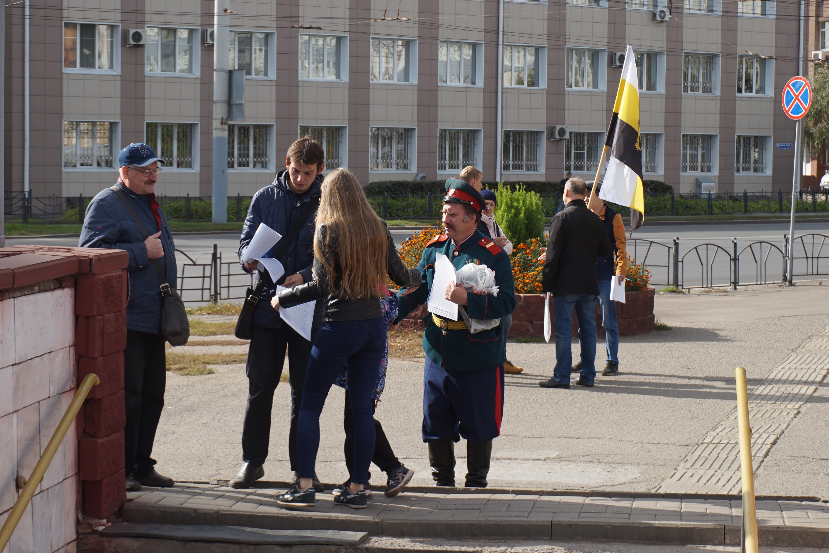 В Омске прошел пикет в поддержку восстановления Ильинского собора В Омске прошел пикет в поддержку восстановления Ильинского собора