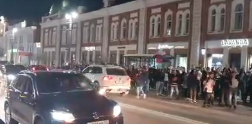 «Город не спал»: как омичи праздновали победу «Авангарда» в Кубке Гагарина «Город не спал»: как омичи праздновали победу «Авангарда» в Кубке Гагарина