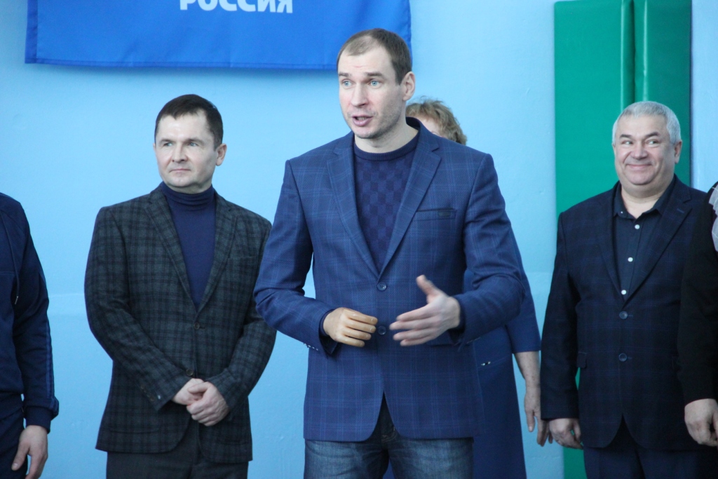 В Исилькульском районе торжественно открыли отремонтированный спортзал В Исилькульском районе торжественно открыли отремонтированный спортзал