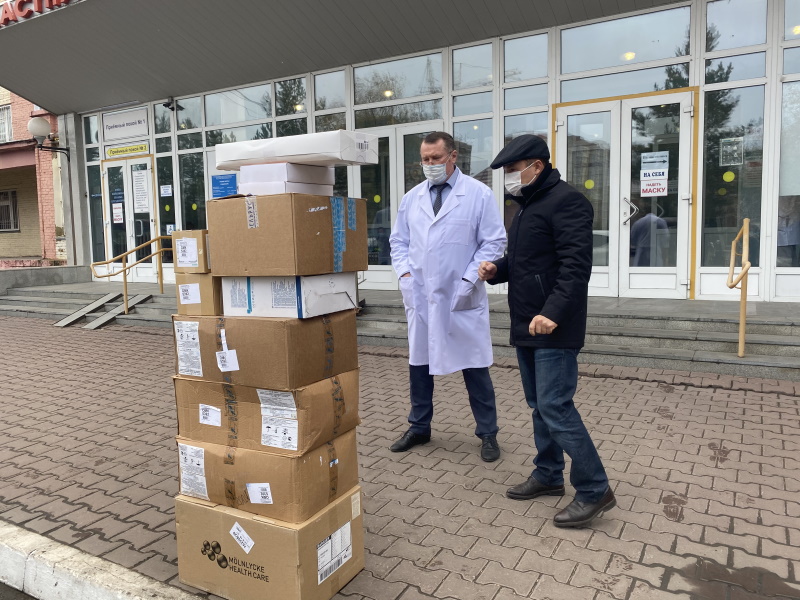 Степан Бонковский вручил очередную партию медоборудования коллективу омской больницы Степан Бонковский вручил очередную партию медоборудования коллективу омской больницы