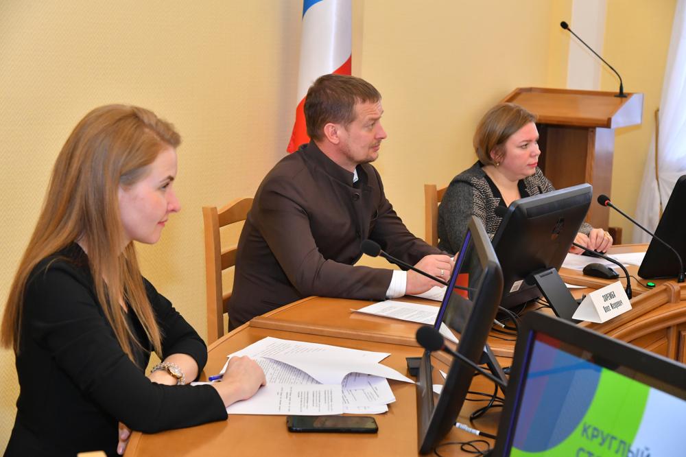 В Омске подвели итоги озеленения города В Омске подвели итоги озеленения города