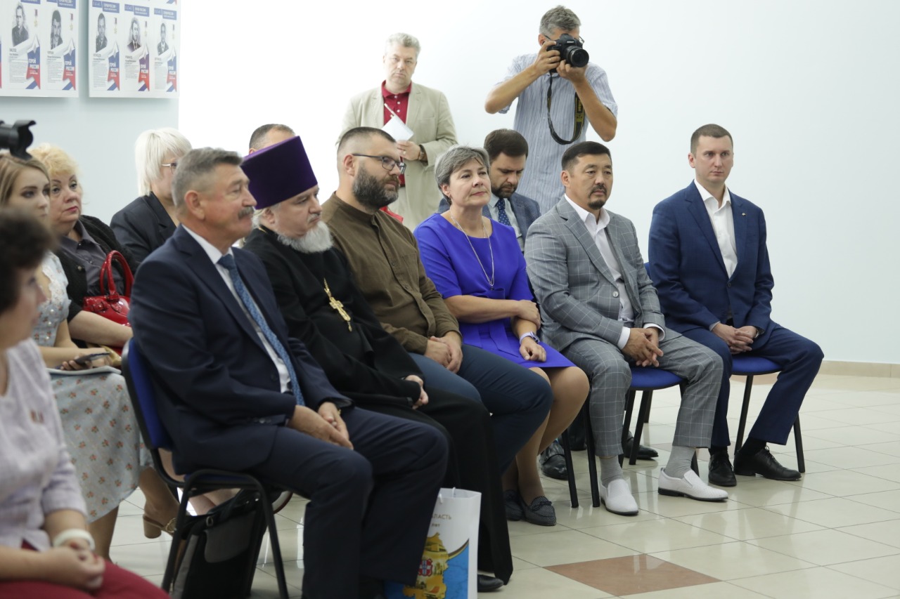 В омском штабе общественной поддержки партии «Единая Россия» обсудили роль НКО в поддержке семей