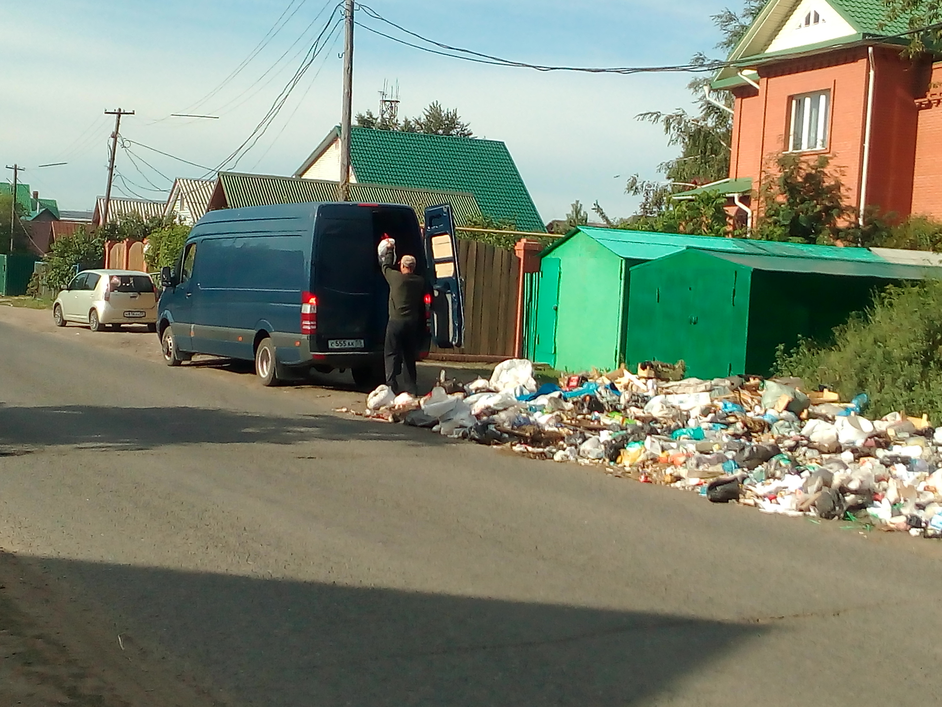 Глеб Летягин поможет избавиться от горящих свалок на 2-ой Барнаульской Глеб Летягин поможет избавиться от горящих свалок на 2-ой Барнаульской