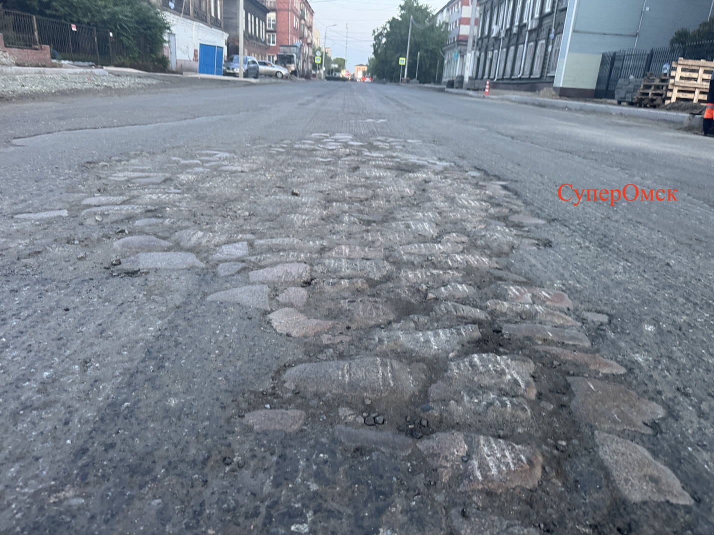 В Омске переделывают улицу Пушкина с царской брусчаткой в основании В Омске переделывают улицу Пушкина с царской брусчаткой в основании