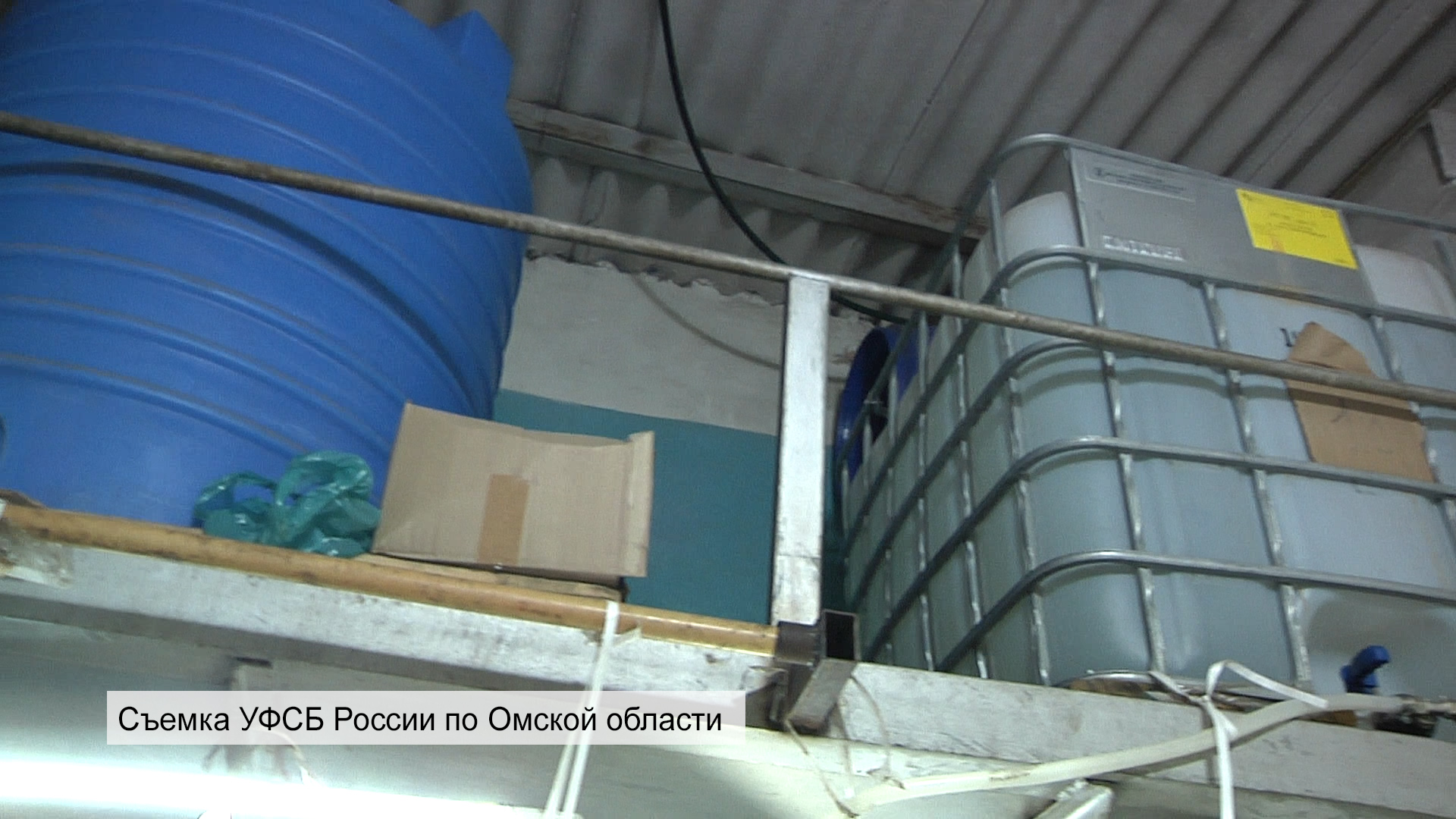 «Свыше 7 тысяч бутылок со спиртным и 79 тысяч пачек сигарет»: в Омской области накрыли крупную сеть по продаже контрафакта