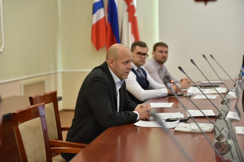 Челябинские предприятия презентовали свою продукцию омичам Челябинские предприятия презентовали свою продукцию омичам