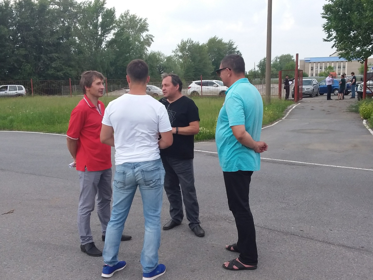 Единственный в Омске картодром уже начали крушить ради строительства торгового комплекса Единственный в Омске картодром уже начали крушить ради строительства торгового комплекса