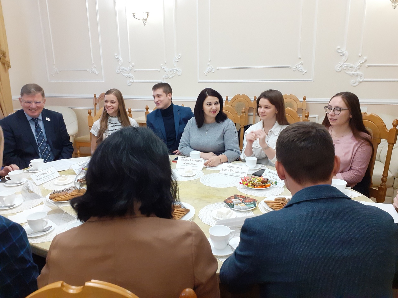 Омская молодежь в горсовете предложила альтернативу засилию «пивнушек» Омская молодежь в горсовете предложила альтернативу засилию «пивнушек»