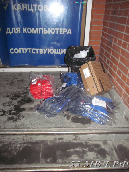 В Омске пьяный вор спецодежды не смог убежать с места преступления В Омске пьяный вор спецодежды не смог убежать с места преступления