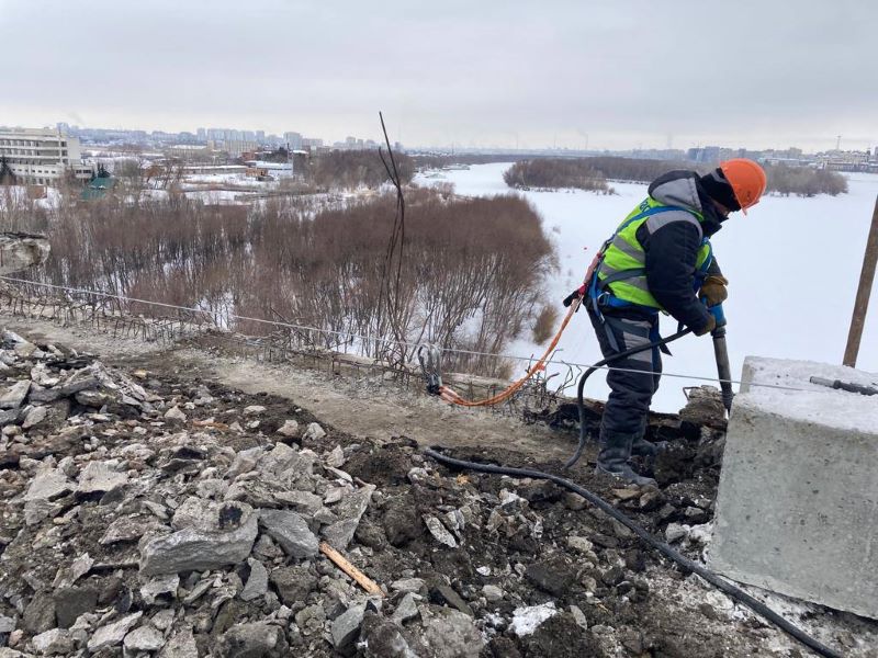 В мэрии Омска огласили текущий ход работ на Ленинградском мосту В мэрии Омска огласили текущий ход работ на Ленинградском мосту