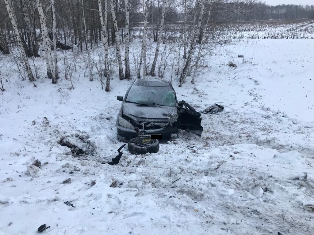 Появились фото с места мощного столкновения двух «Тойот» под Омском, где пострадали 4 человека Появились фото с места мощного столкновения двух «Тойот» под Омском, где пострадали 4 человека