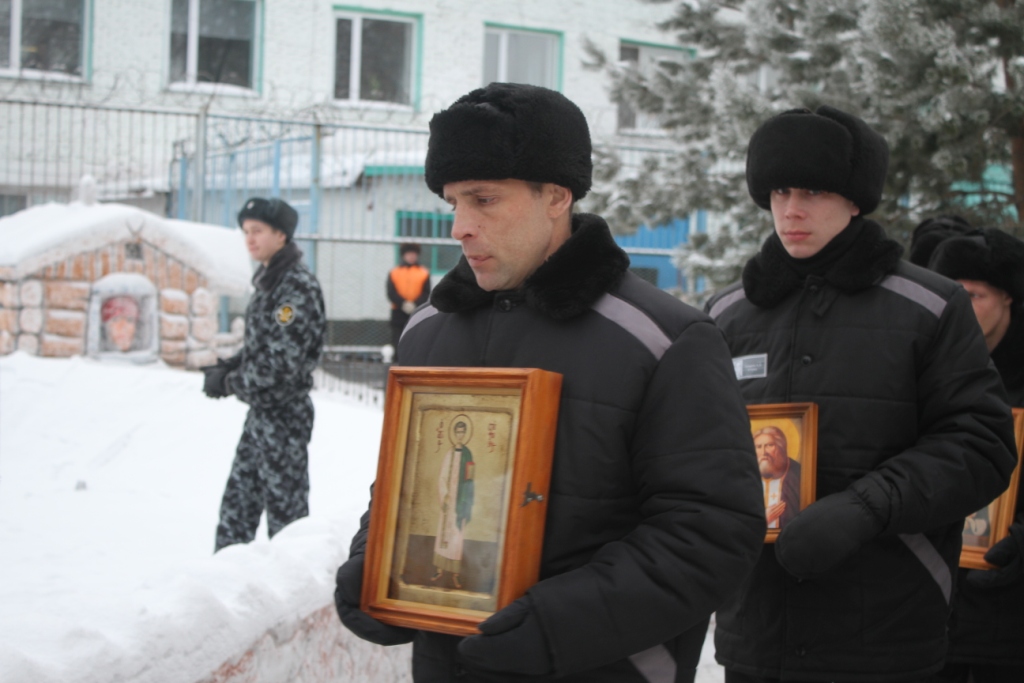 Репортаж о Крещении в омской тюрьме: купель, крещенский городок, святая вода, крестный ход