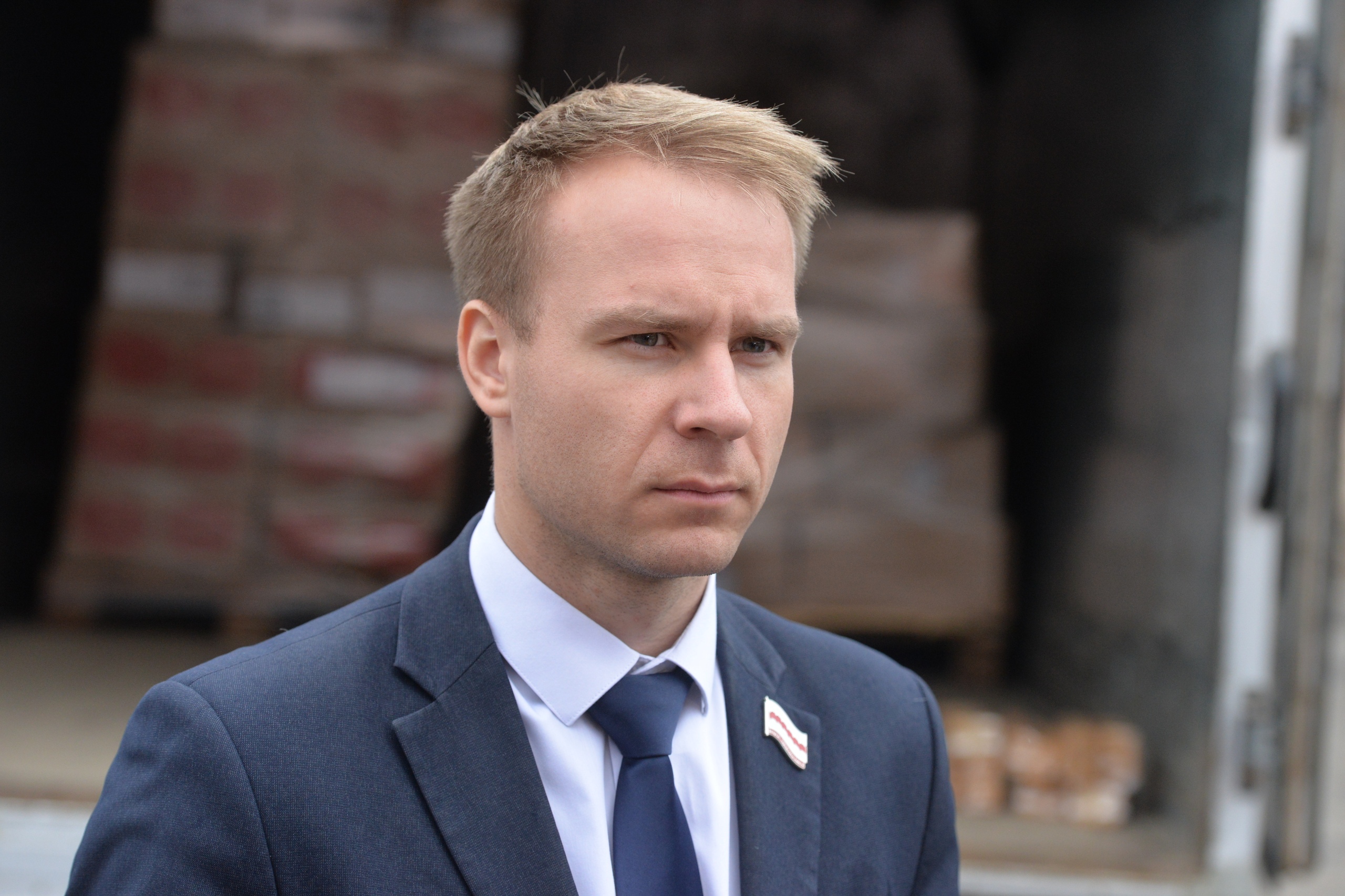 Жителей Донбасса поддерживают гуманитарной помощью омские единороссы