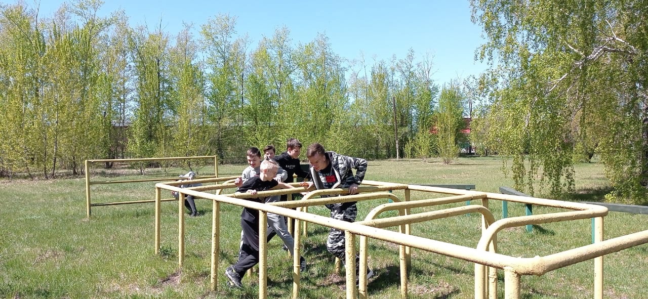 Школьники Октябрьского округа провели «Один день в армии» Школьники Октябрьского округа провели «Один день в армии»