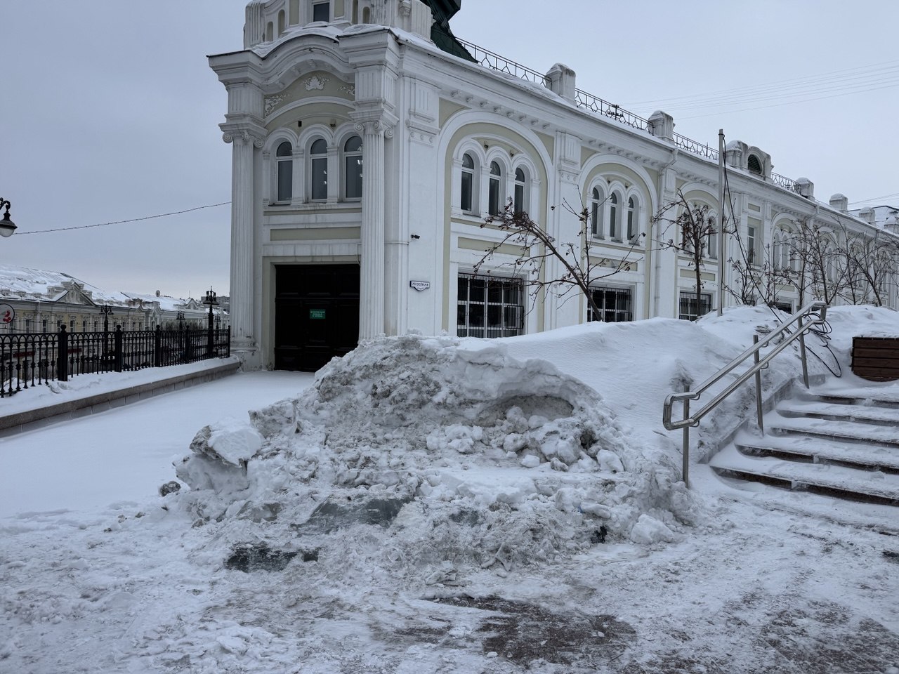 В Омске для безопасности начали разбирать «Зимний Любинский»