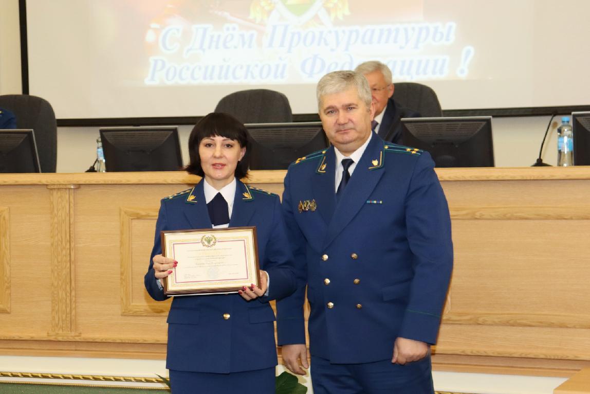 Новый прокурор Омской области Афанасьев вручил первые награды Новый прокурор Омской области Афанасьев вручил первые награды
