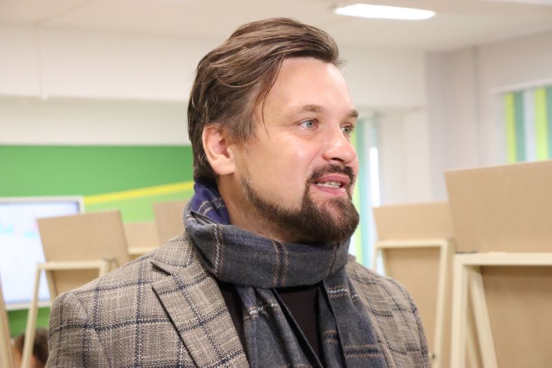 По проекту «Единой России» в Чкаловском поселке Омска начала работу художественная школа искусств По проекту «Единой России» в Чкаловском поселке Омска начала работу художественная школа искусств