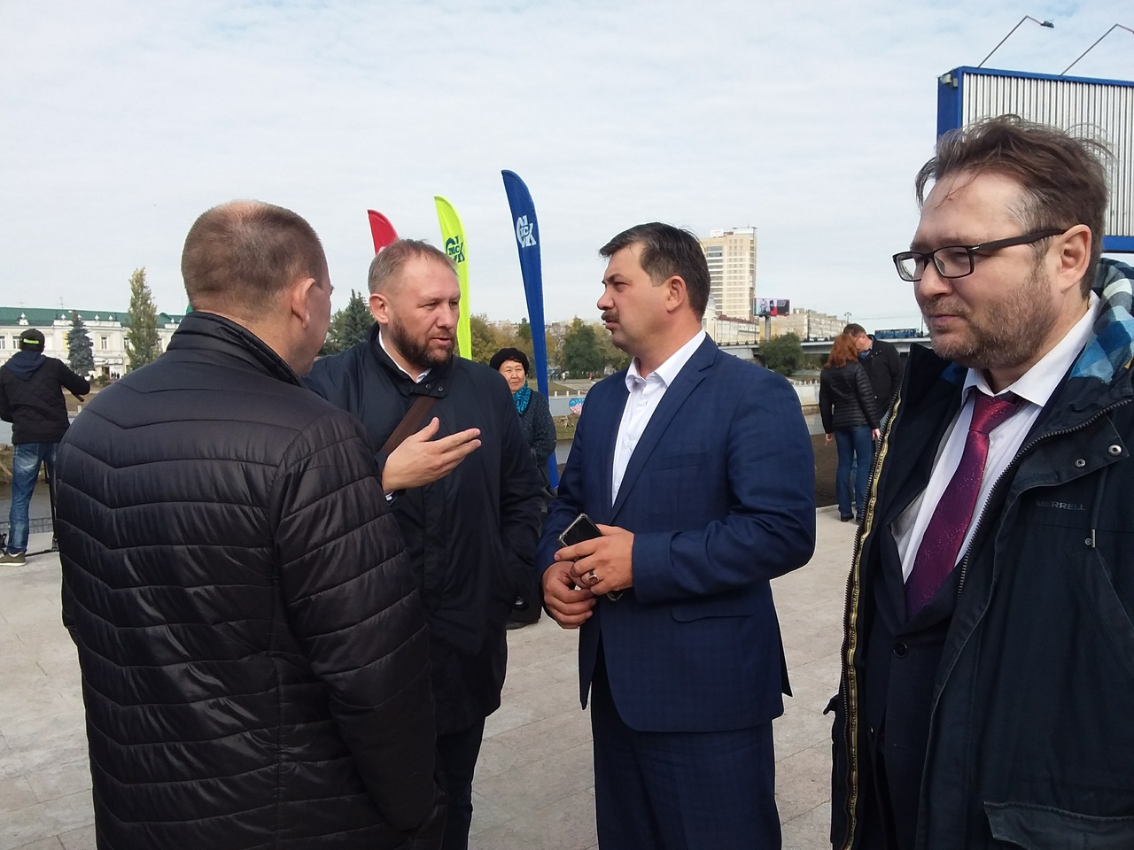 Омские депутаты уверены в безопасности Юбилейного моста Омские депутаты уверены в безопасности Юбилейного моста