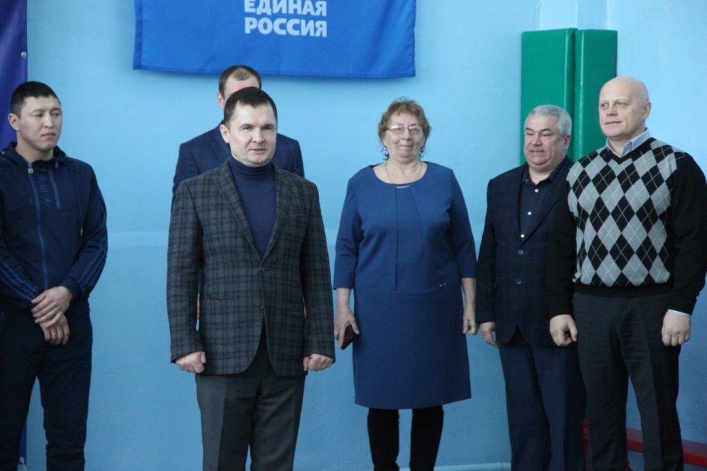 В Исилькульском районе торжественно открыли отремонтированный спортзал В Исилькульском районе торжественно открыли отремонтированный спортзал