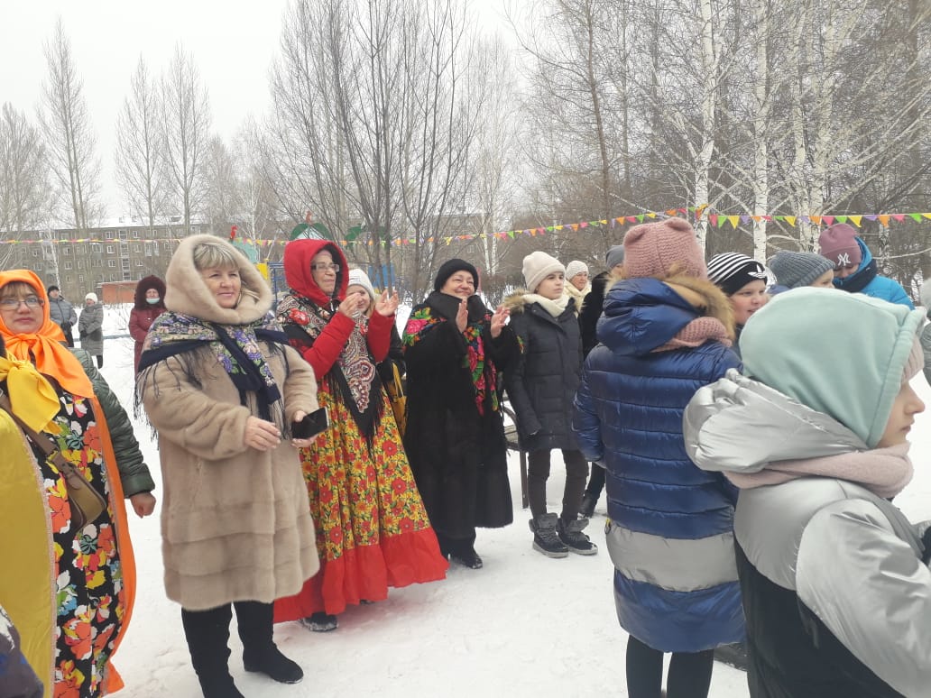 Депутат Дмитрий Сахань встретил Масленицу со своими избирателями Депутат Дмитрий Сахань встретил Масленицу со своими избирателями
