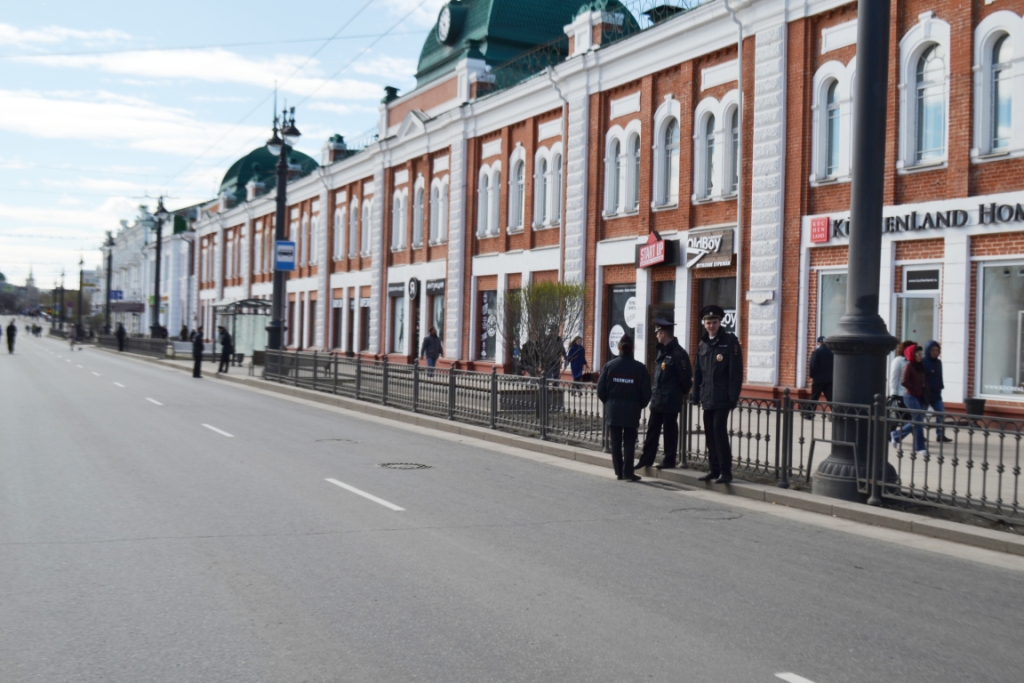 Первомайский митинг в Омске прошел в антитеррористических нотках Первомайский митинг в Омске прошел в антитеррористических нотках