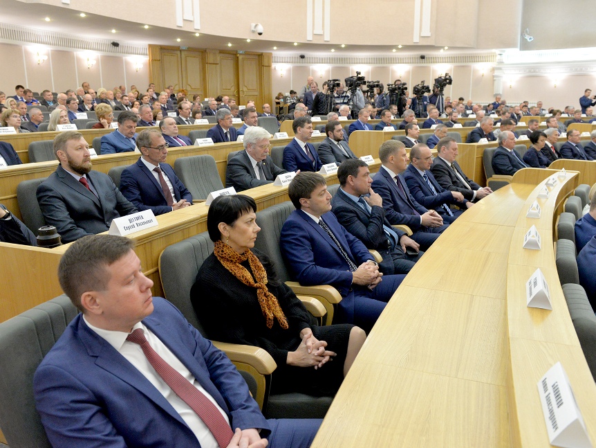 Нацпроекты и повышение зарплаты омичей: что сказал губернатор Бурков в бюджетном послании? Нацпроекты и повышение зарплаты омичей: что сказал губернатор Бурков в бюджетном послании?