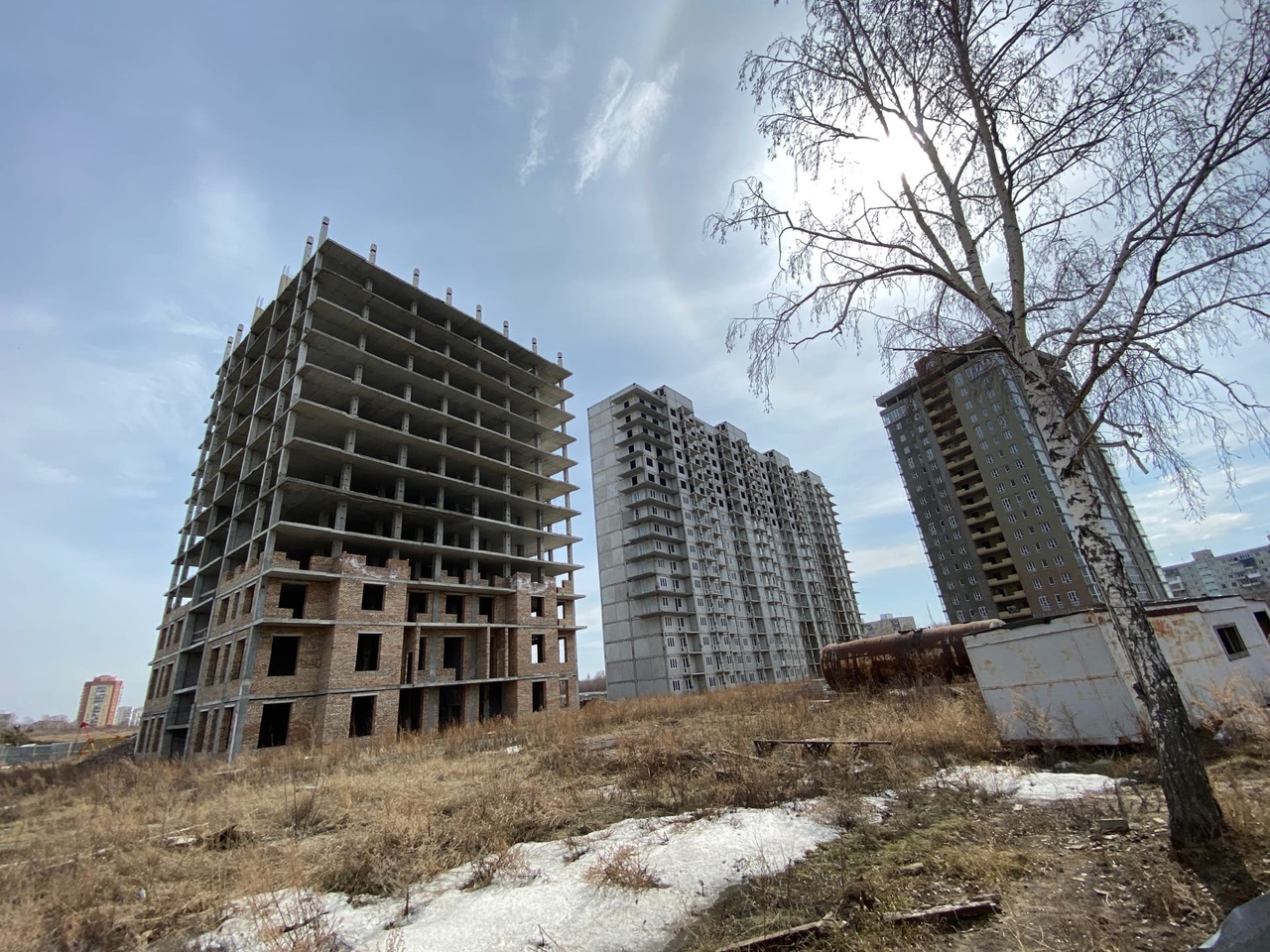 Омский застройщик Золотов приобрел гектары земли у недостроенного ЖК «Сады Наука»