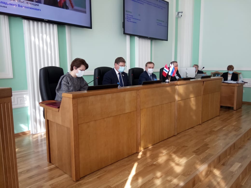 Выразить себя в маске: какой стиль предпочитают омские ВИПы в публичных местах Выразить себя в маске: какой стиль предпочитают омские ВИПы в публичных местах