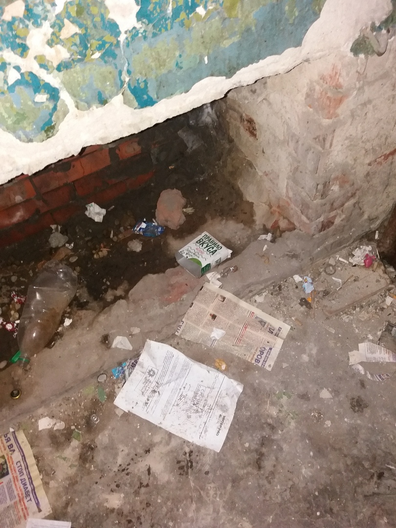 Омичи ужаснулись жуткому беспорядку в подъезде дома на 3-м Разъезде Омичи ужаснулись жуткому беспорядку в подъезде дома на 3-м Разъезде