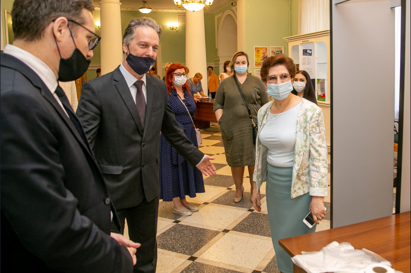 «Книголет» и «Яблочные полки»: библиотекарей Новосибирской области наградили за яркие проекты «Книголет» и «Яблочные полки»: библиотекарей Новосибирской области наградили за яркие проекты