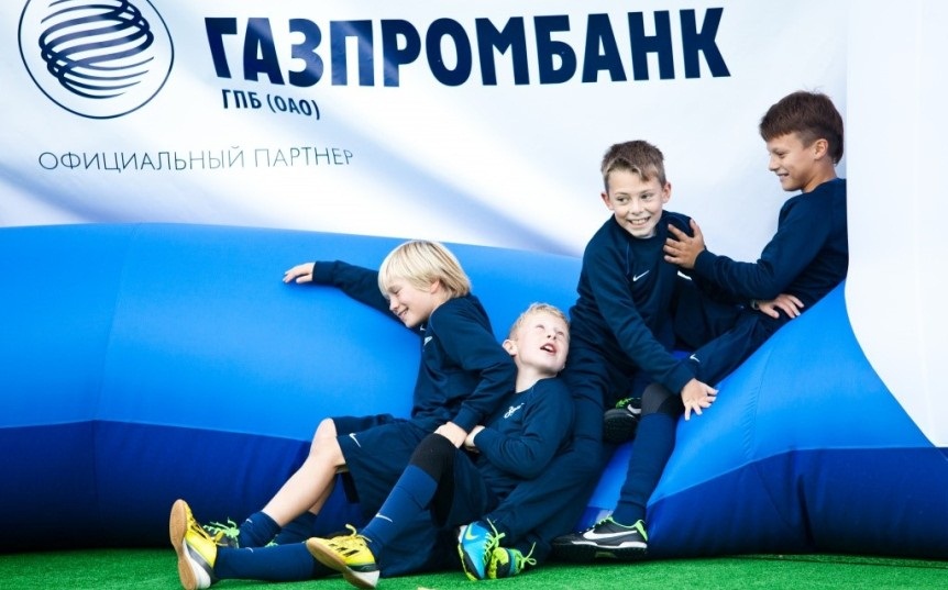 «Зенит» и Газпромбанк представляют «Большой фестиваль футбола» «Зенит» и Газпромбанк представляют «Большой фестиваль футбола»