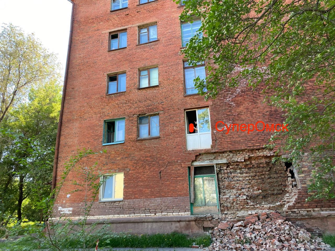 В Омске после обрушения пятиэтажки завели уголовное дело В Омске после обрушения пятиэтажки завели уголовное дело