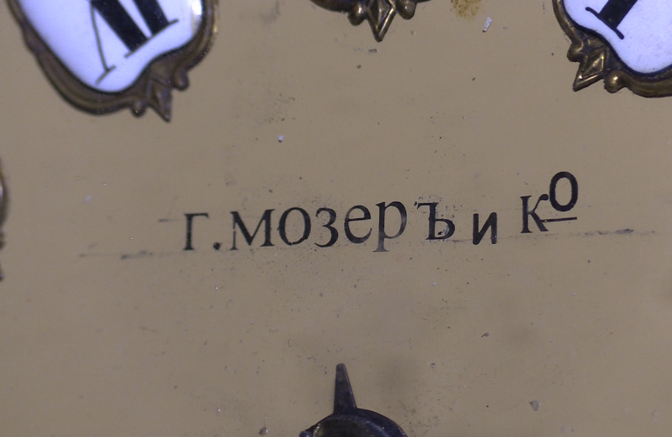 В Омске часовщик-авиатехник восстанавливает коллекционные часы деталями со свалки В Омске часовщик-авиатехник восстанавливает коллекционные часы деталями со свалки