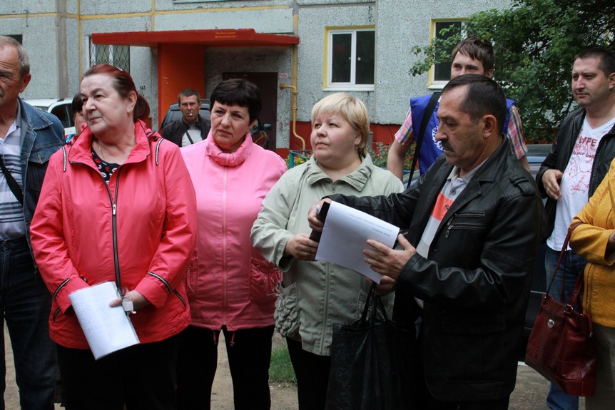 «Оплот» пришёл на помощь ещё одному дому на Левобережье, попавшему в «заложники» к управляющей компании