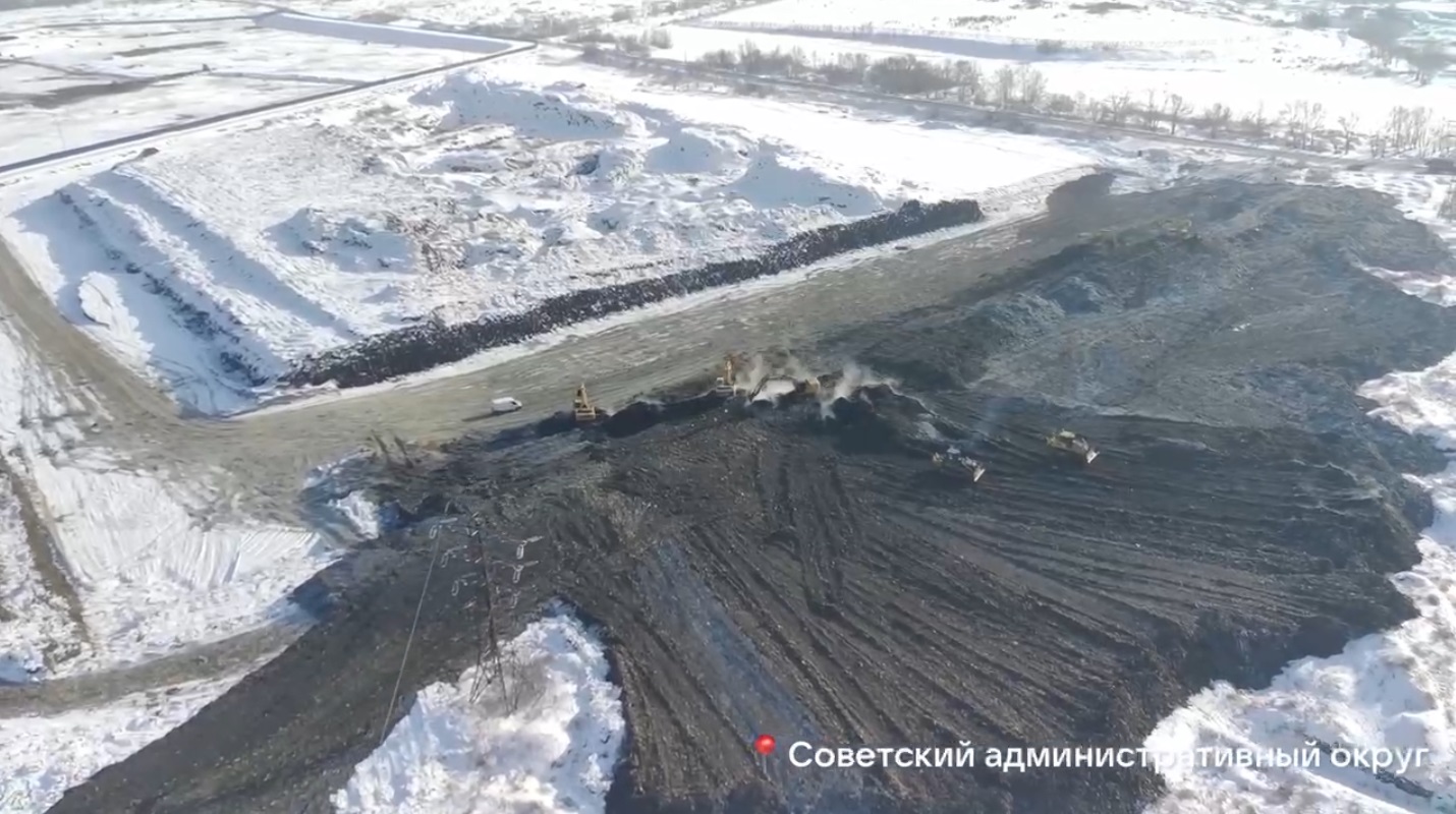Мэр Омска Шелест показал свалки, куда зарывают 8 миллиардов рублей Мэр Омска Шелест показал свалки, куда зарывают 8 миллиардов рублей
