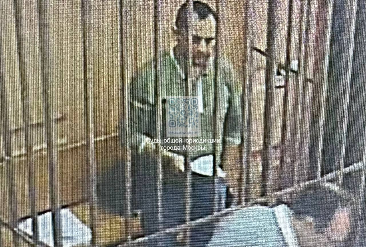 Появились кадры обвиненного в убийстве экс-начальника омского УЭБиПК Карасева Появились кадры обвиненного в убийстве экс-начальника омского УЭБиПК Карасева