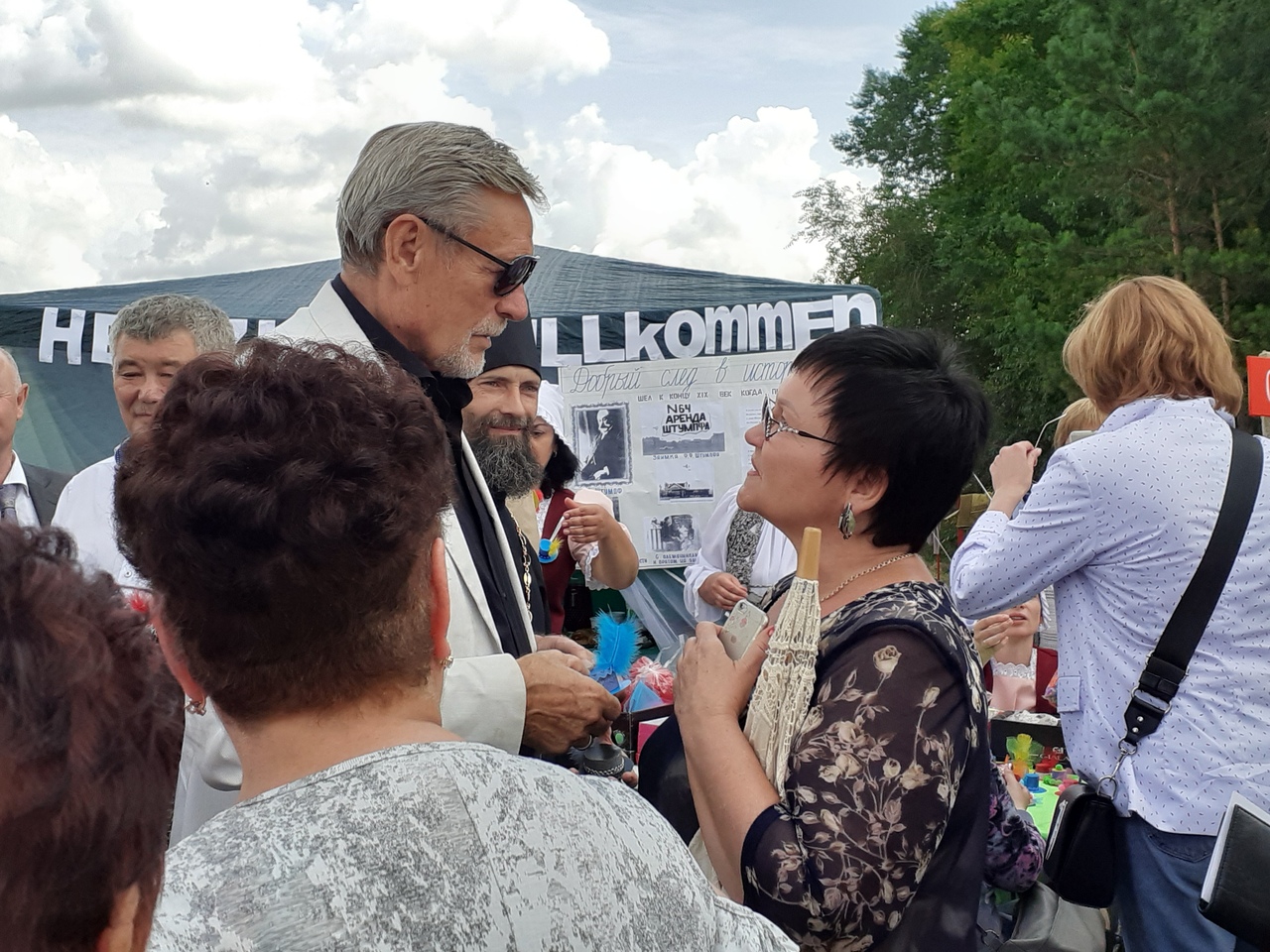 Актер Михайлов восхитился находчивостью жителей Омского района - фото Актер Михайлов восхитился находчивостью жителей Омского района - фото