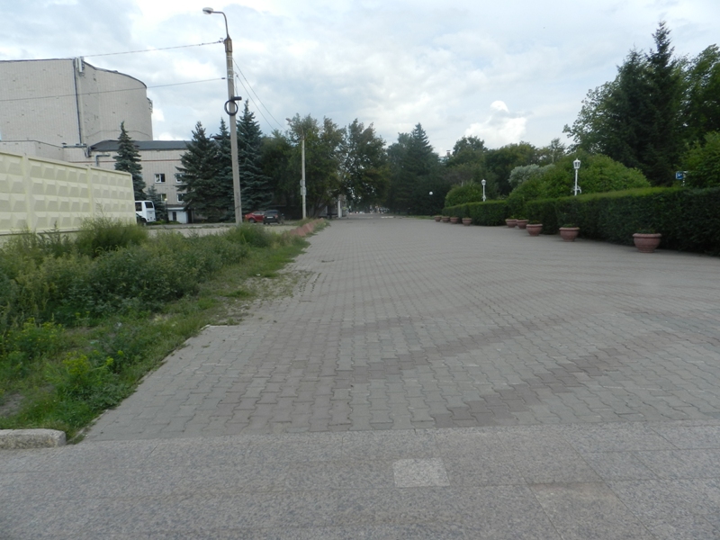 Городской сад в центре Омска: забытая комната в квартире с ремонтом за сотни миллионов рублей