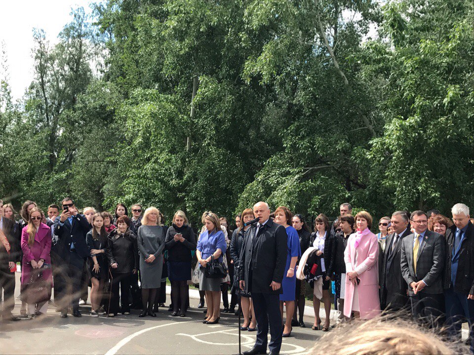 Назаров позвал омских выпускников в чиновники Назаров позвал омских выпускников в чиновники