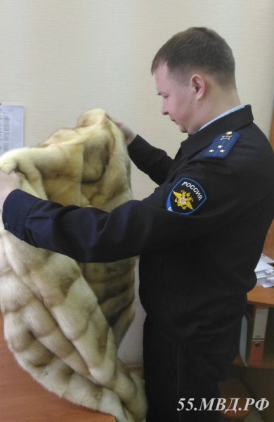 В Омске работница банка лишилась норковой шубы на корпоративе В Омске работница банка лишилась норковой шубы на корпоративе