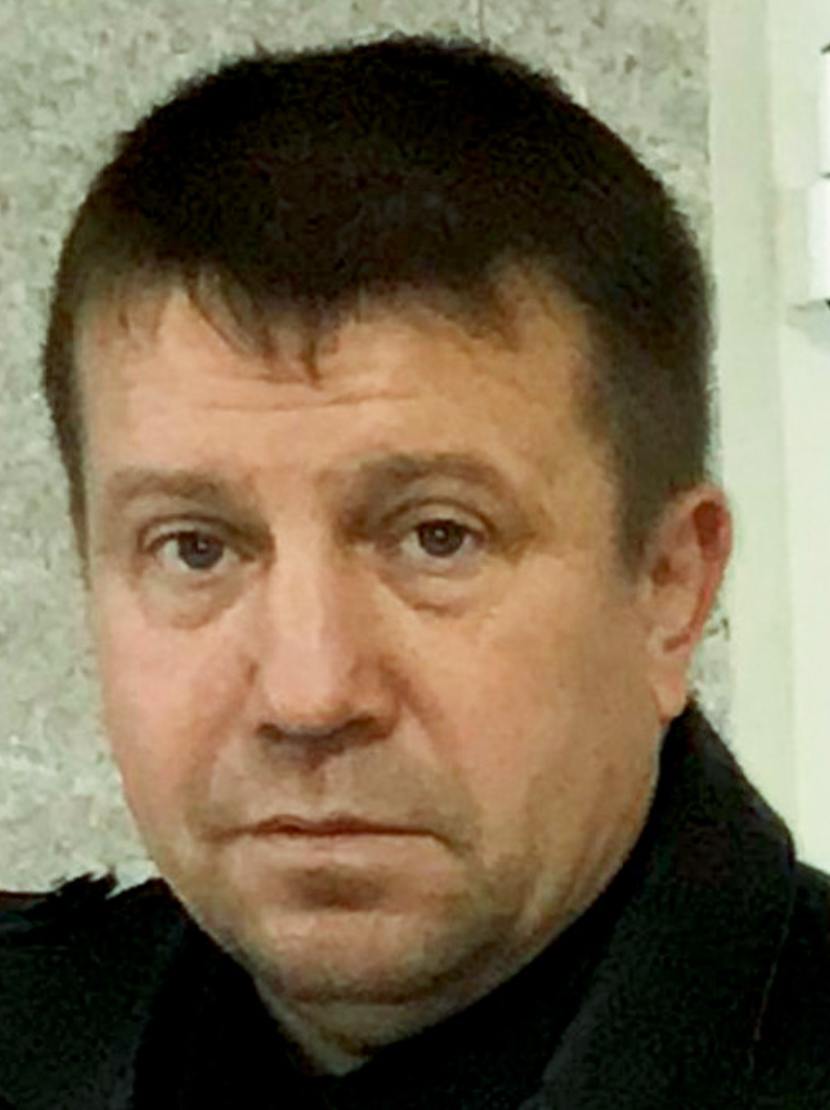 Омский бизнесмен скрылся с сыновьями от матери и приставов Омский бизнесмен скрылся с сыновьями от матери и приставов
