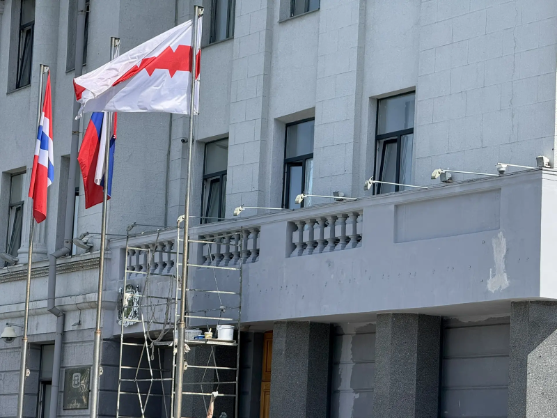 С фасада мэрии опять исчезла надпись «Администрация города Омска» С фасада мэрии опять исчезла надпись «Администрация города Омска»