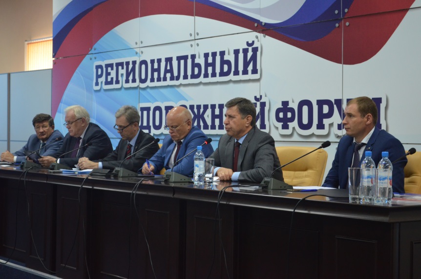 Омские единороссы переняли моду на галстуки у Путина