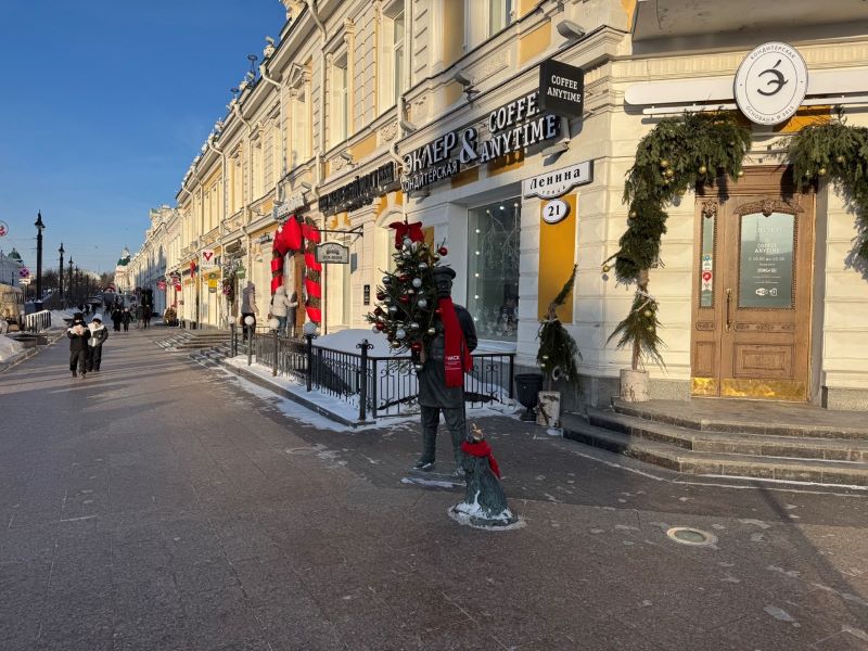 Культовые скульптуры Омска нарядили в новогоднем стиле. Показываем их фото Культовые скульптуры Омска нарядили в новогоднем стиле. Показываем их фото