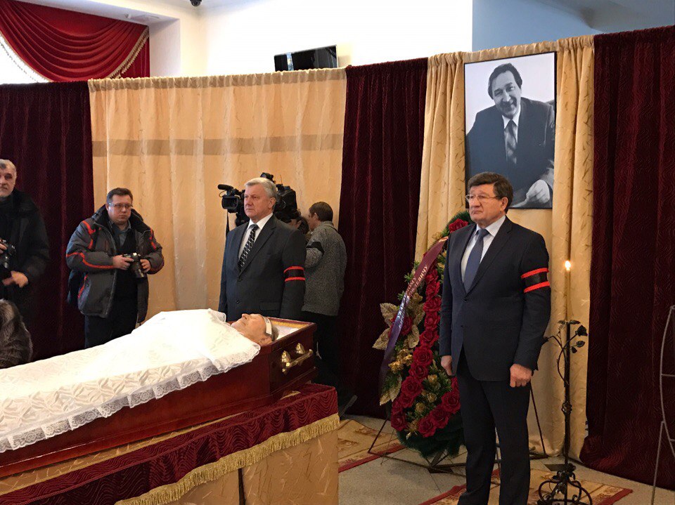 В Омске прощаются с Юрием Глебовым